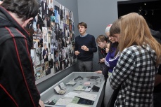 Экскурсия по выставке «Дизайн 007: 50 лет стилю Джеймса Бонда»